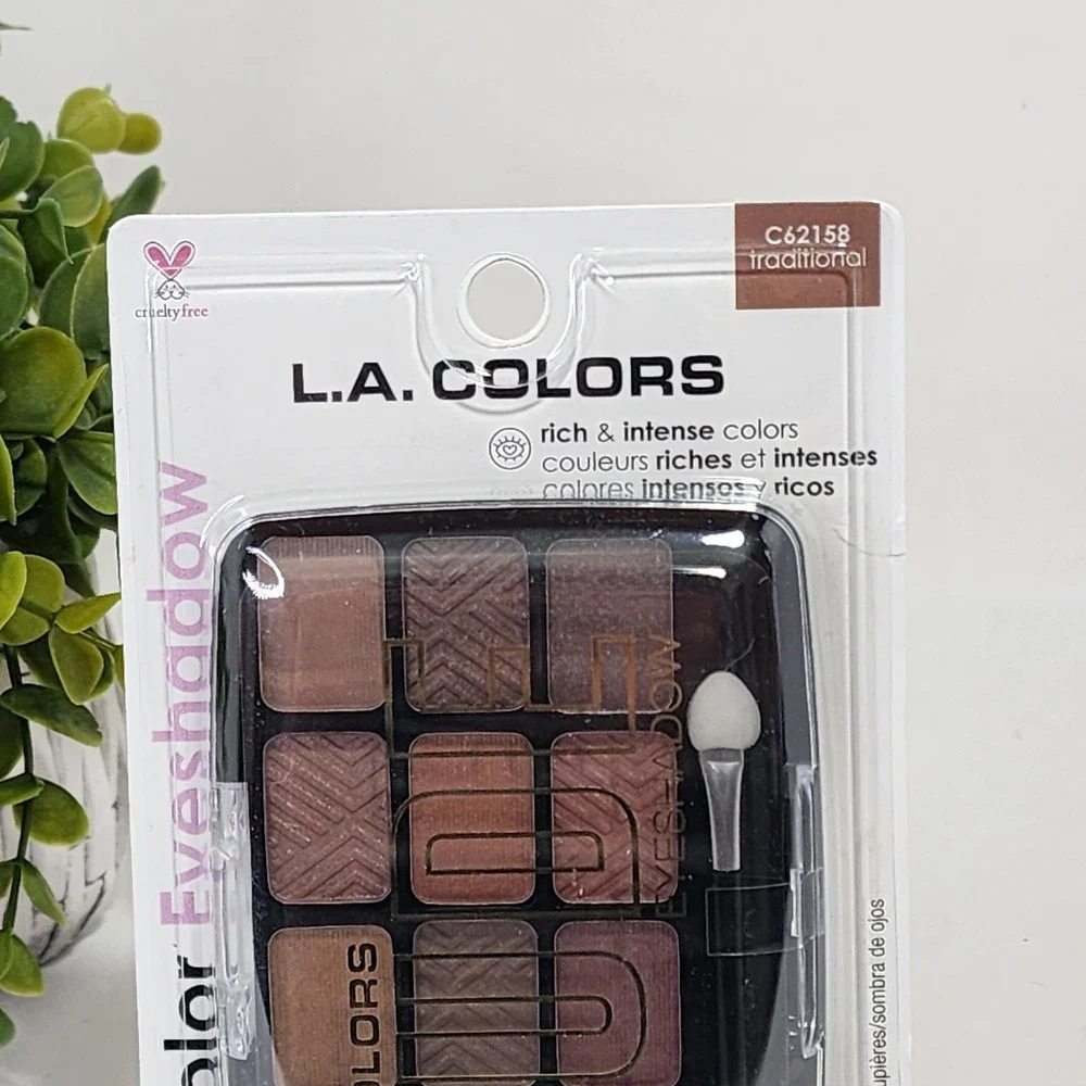 L.A. Colors 12 Color Eyeshadow Palette Nude Traditional C62158